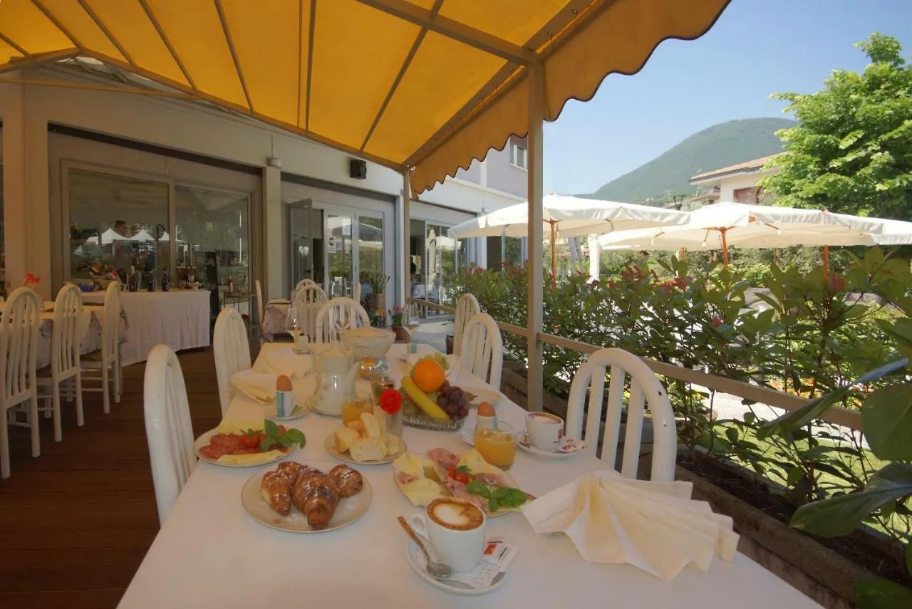 Hotel Lorena Toscolano Maderno