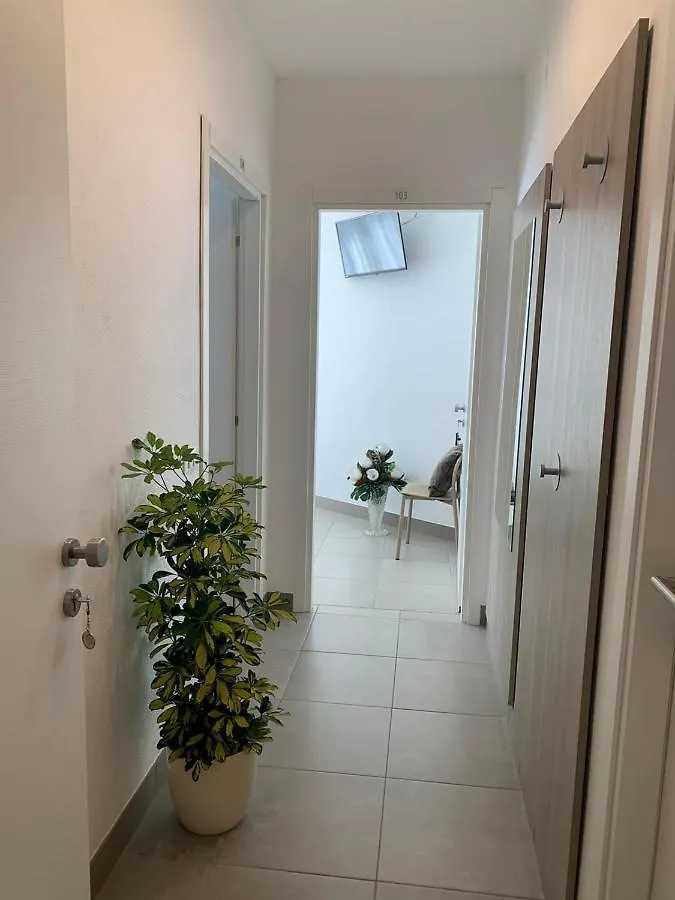 Hotel Lorena Тосколано-Мадерно Италия