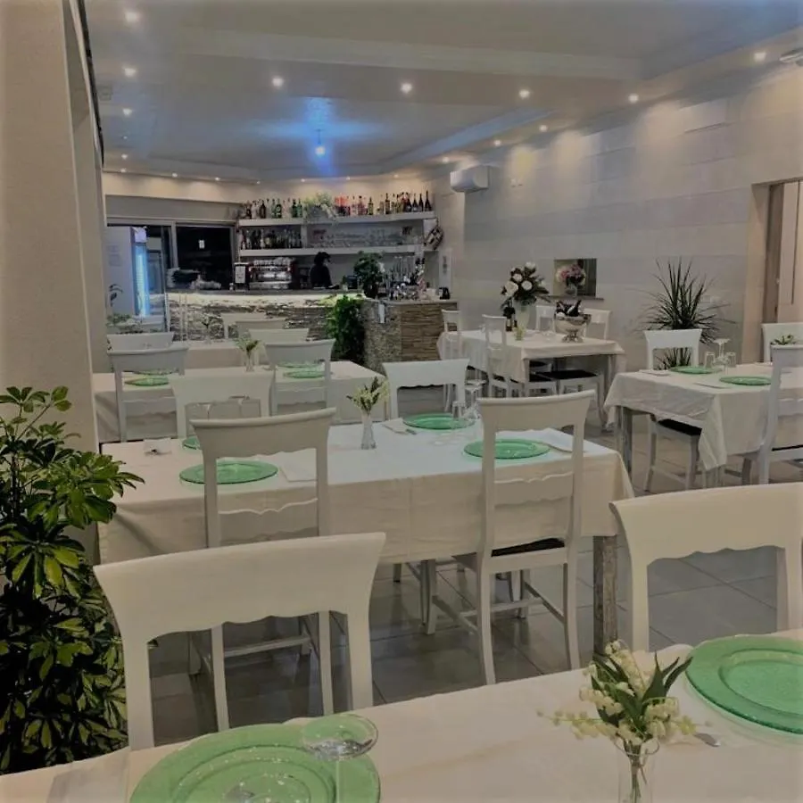 Hotel Lorena Toscolano Maderno 3*,